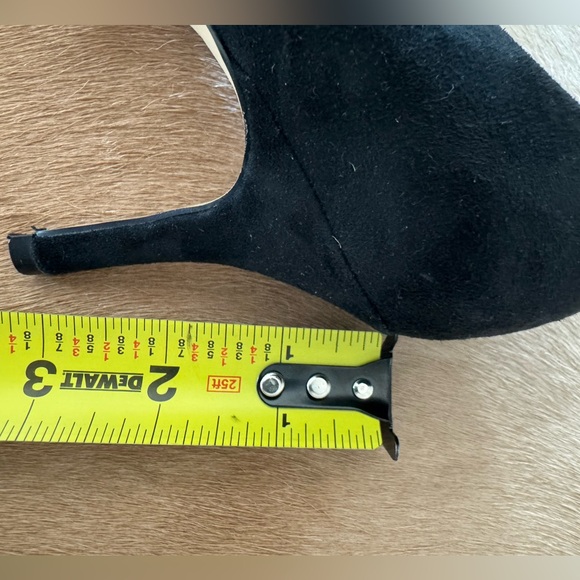 Marc Fisher Suede Heels 8 1/2 - Picture 14 of 16